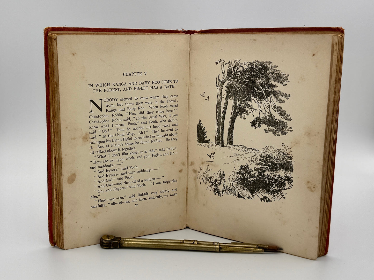 A. A. Milne - Tales of Pooh - Methuen Modern Classic Series