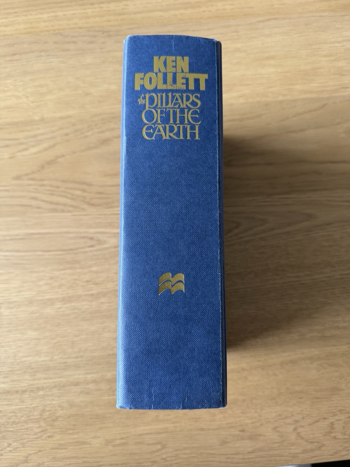 SIGNED later printing – The Pillars of the Earth – Ken Follett – Hardcover6