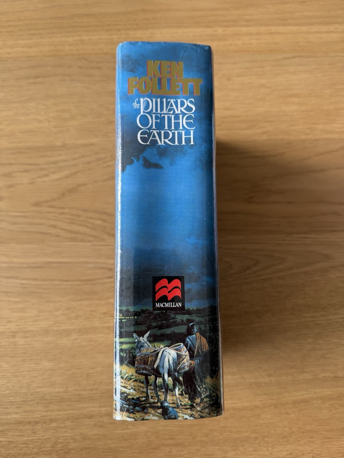 SIGNED later printing – The Pillars of the Earth – Ken Follett – Hardcover3