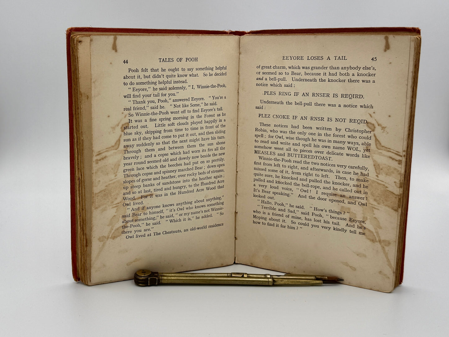 A. A. Milne - Tales of Pooh - Methuen Modern Classic Series