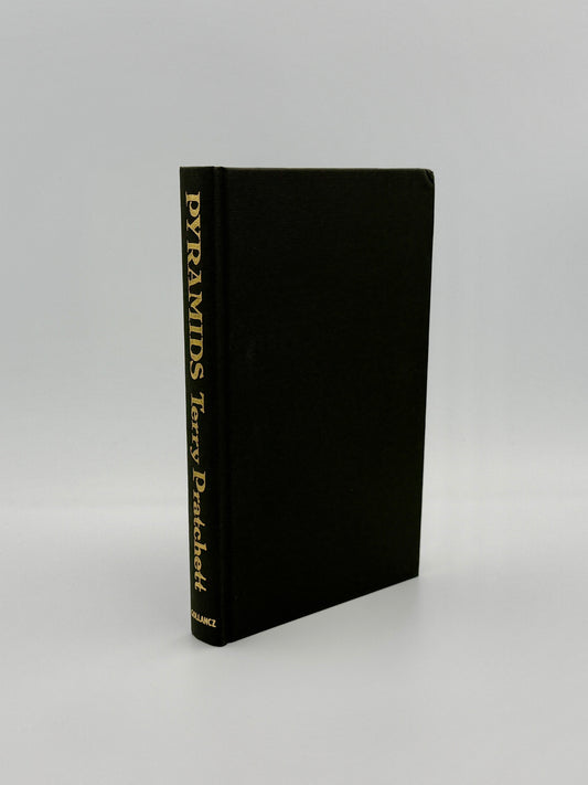 Terry Pratchett - Pyramids - First UK Edition 1989