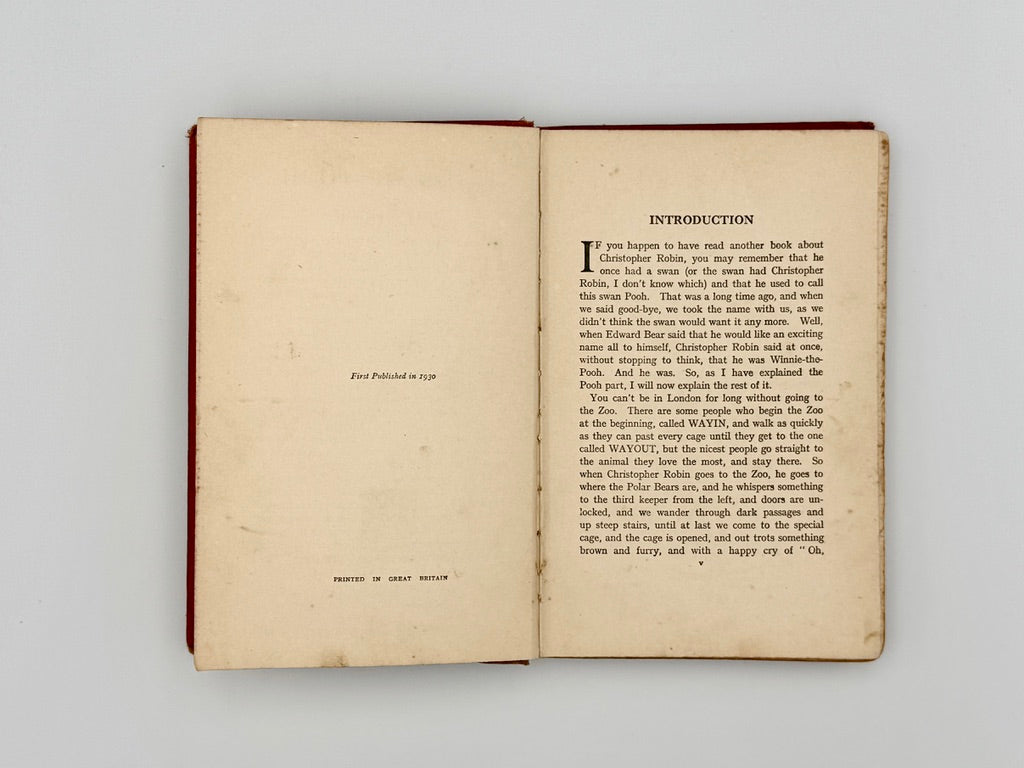 A. A. Milne - Tales of Pooh - Methuen Modern Classic Series