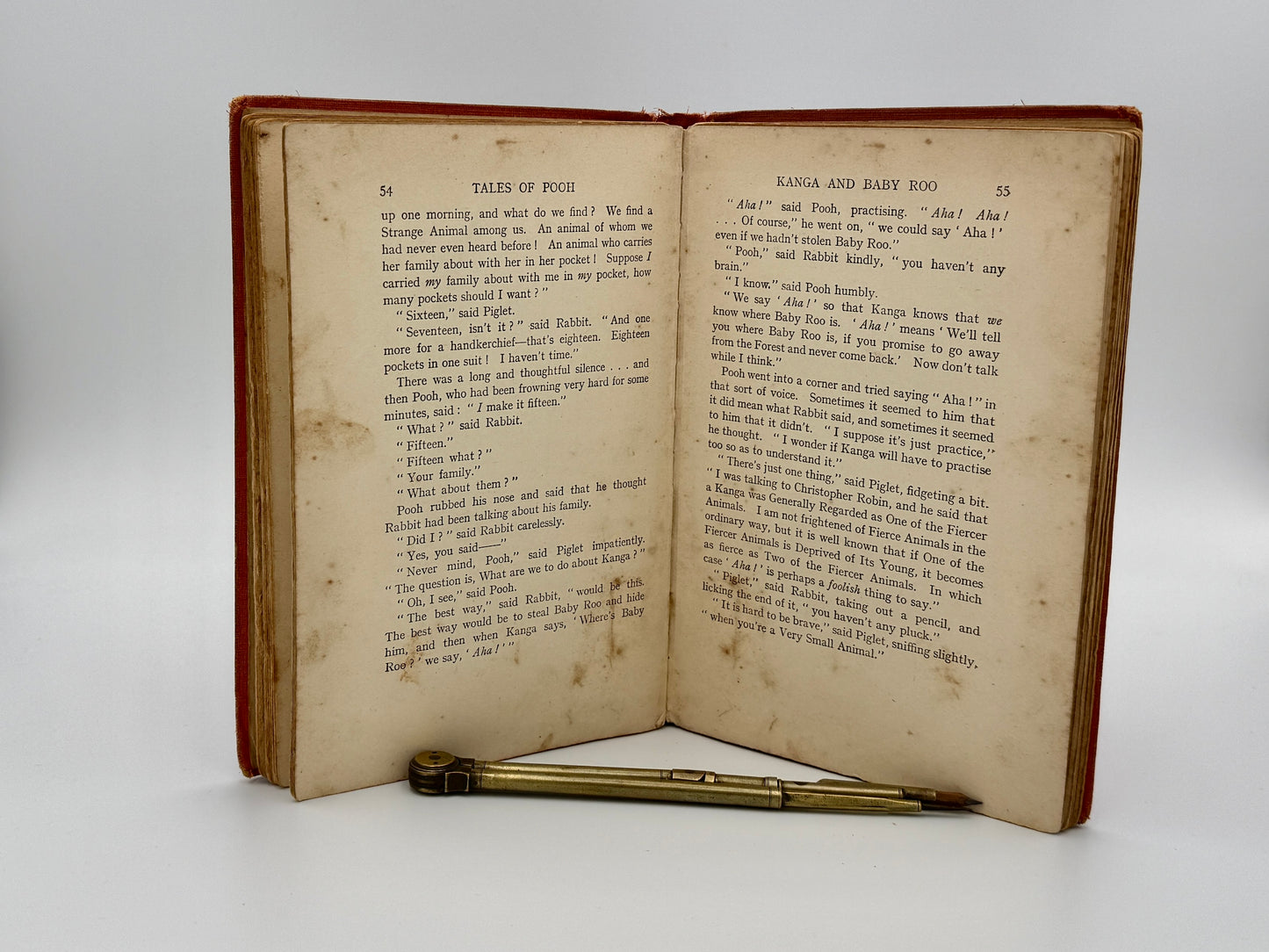 A. A. Milne - Tales of Pooh - Methuen Modern Classic Series